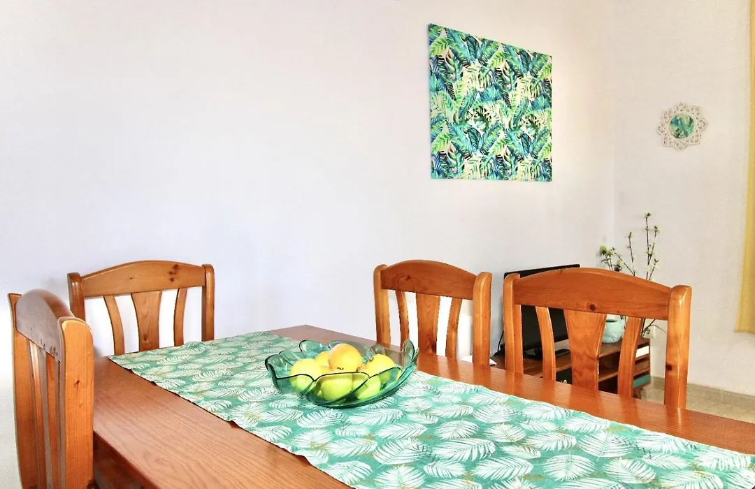 Villa Alzines con piscina privada, AC y wifi-1